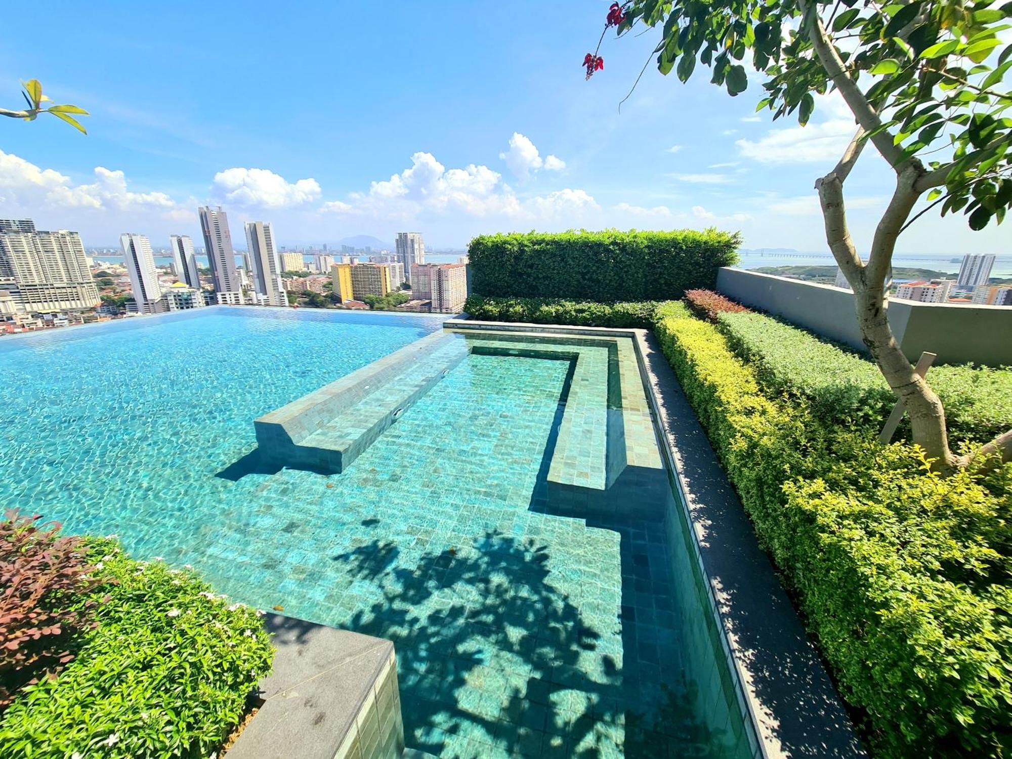 Beacon Executive Suite - Skypool Penang View George Town Exterior foto